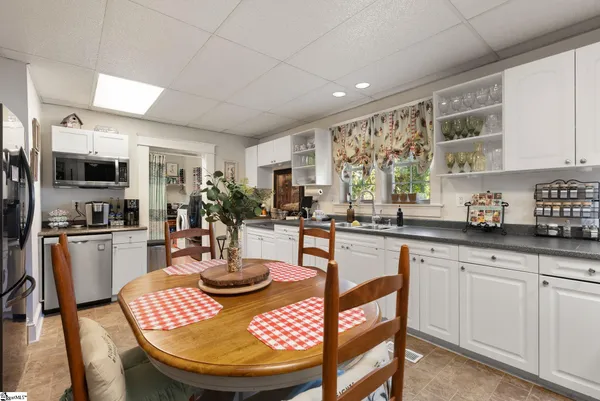 $799,950 | 207 West 2nd Avenue, Easley, SC 29640