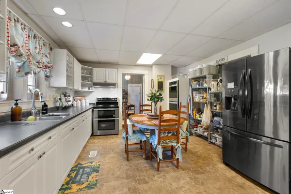$799,950 | 207 West 2nd Avenue, Easley, SC 29640