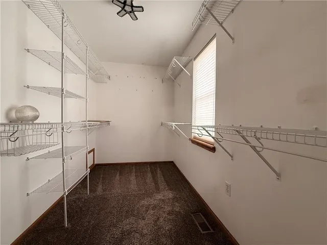 $1,950 | 2150 Shenandoah Drive, Leavenworth, KS 66048