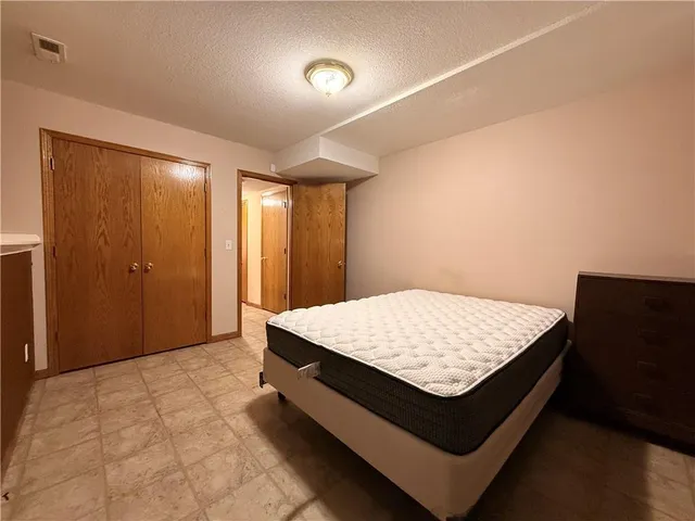 $1,950 | 2150 Shenandoah Drive, Leavenworth, KS 66048