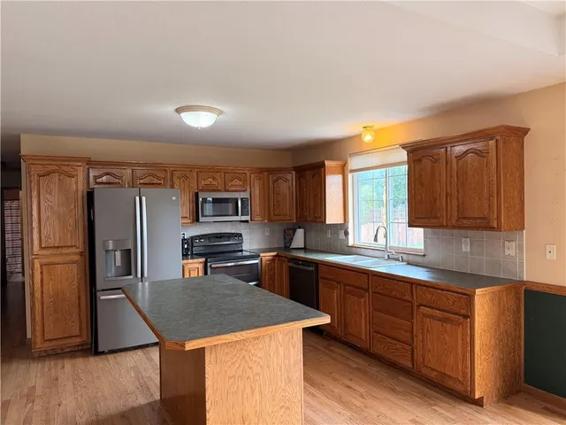 $1,950 | 2150 Shenandoah Drive, Leavenworth, KS 66048