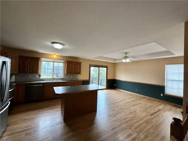 $1,950 | 2150 Shenandoah Drive, Leavenworth, KS 66048