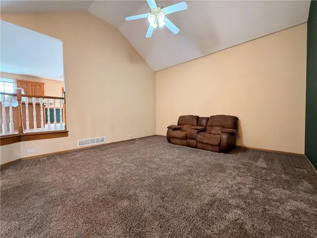 $1,950 | 2150 Shenandoah Drive, Leavenworth, KS 66048