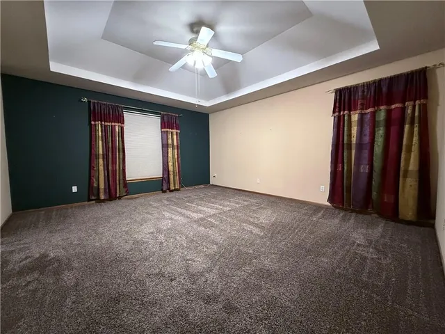 $1,950 | 2150 Shenandoah Drive, Leavenworth, KS 66048