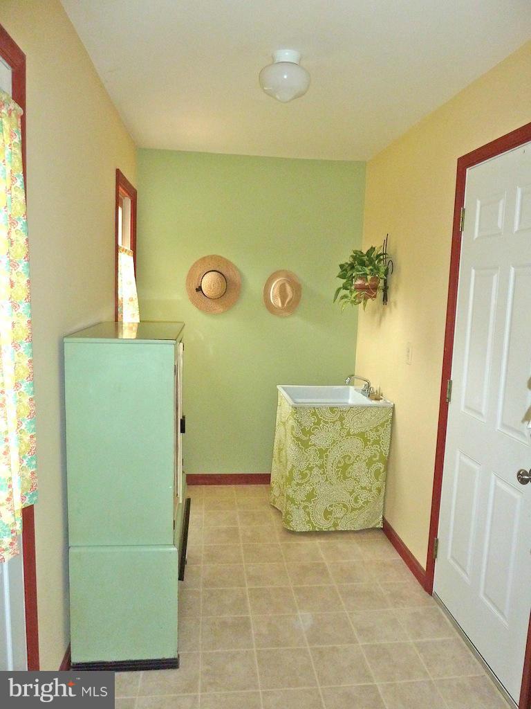 7035 Olinger Road Marshall, VA 20115 - Photo 5 of 25 a view of front door of house