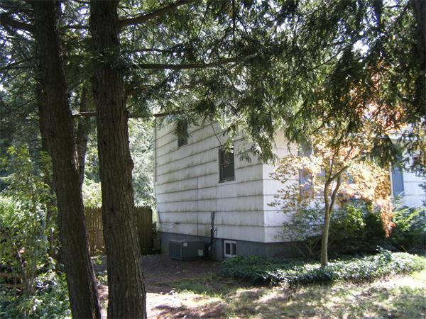 972 Ryan Road Northampton, MA 01062 - Photo 2 of 13