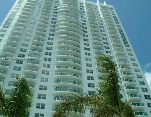 31 Southeast 5th Street, Unit 2601 Miami, FL 33131 - Photo 2 of 41 a view of a tall building