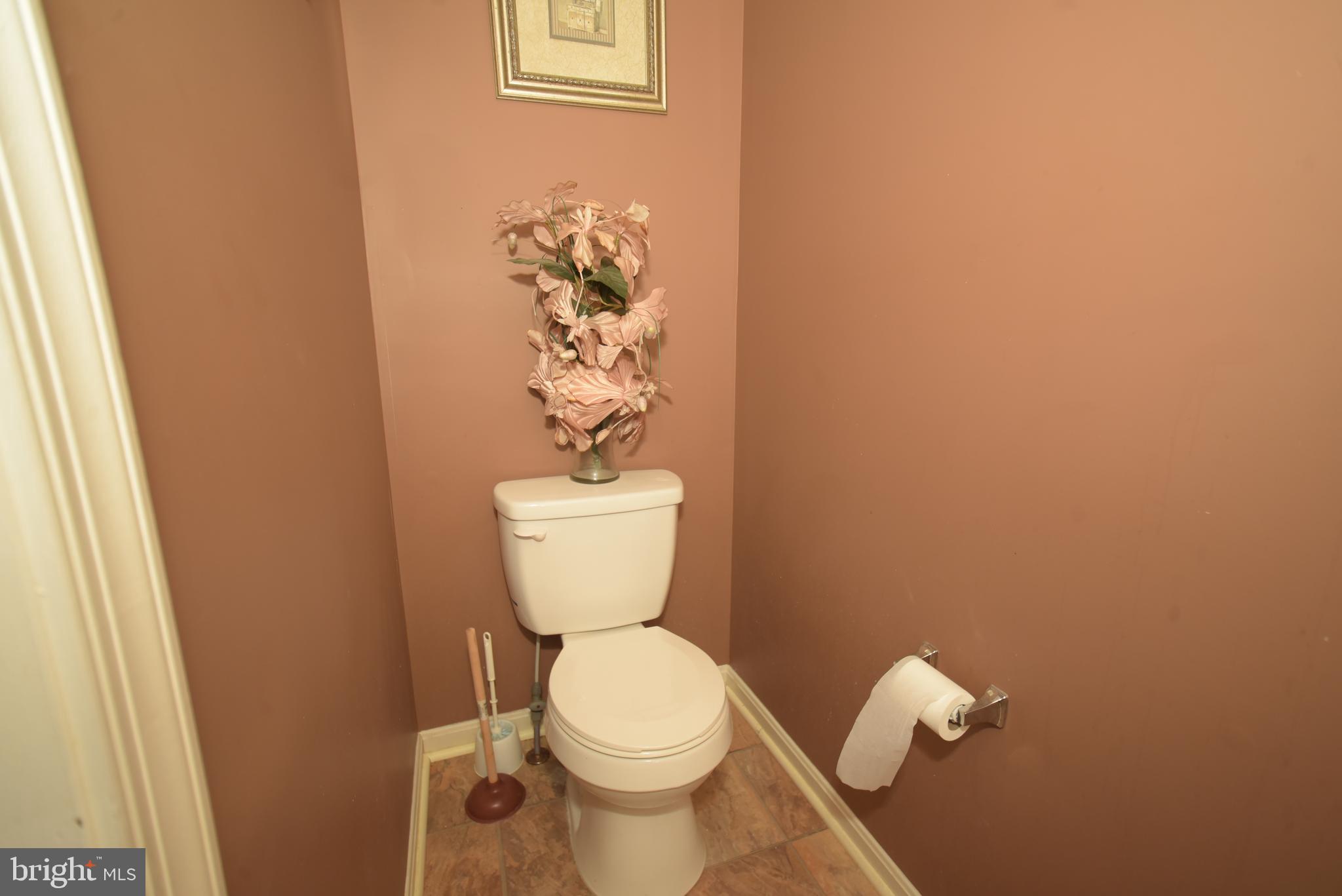 3914 Hunt Harbor Road Baltimore, MD 21220 - Photo 8 of 34 Powder Room off kitchen