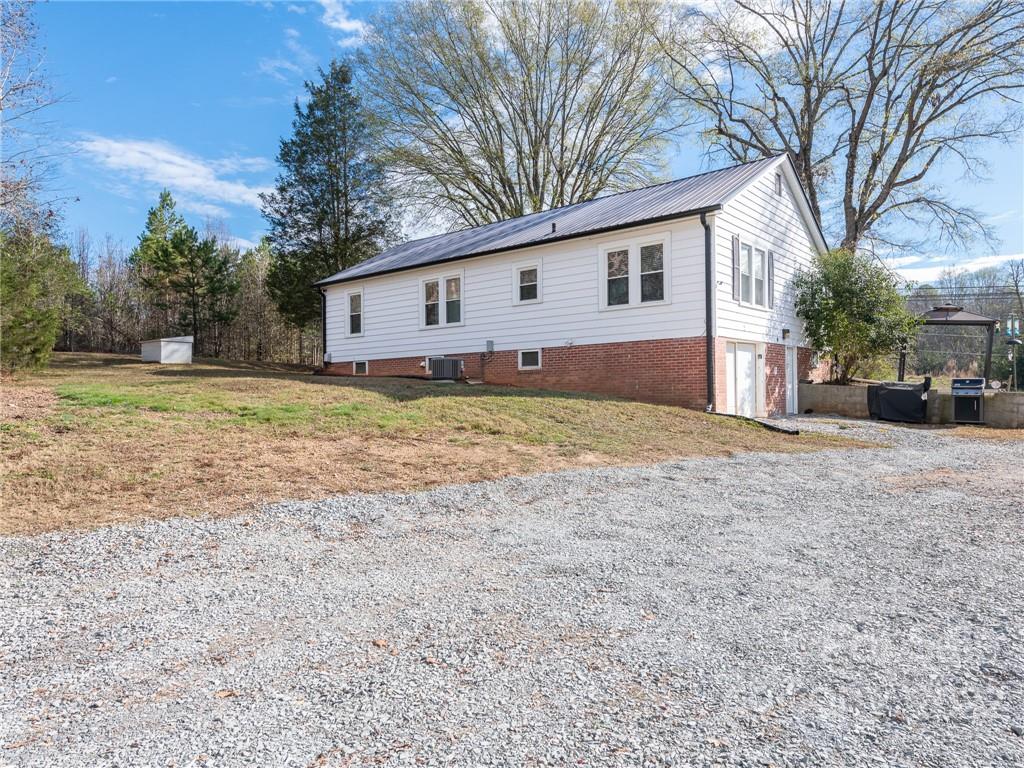 24209 Old Aquadale Road Albemarle, NC 28001 - Photo 33 of 37 Gallery Image 33