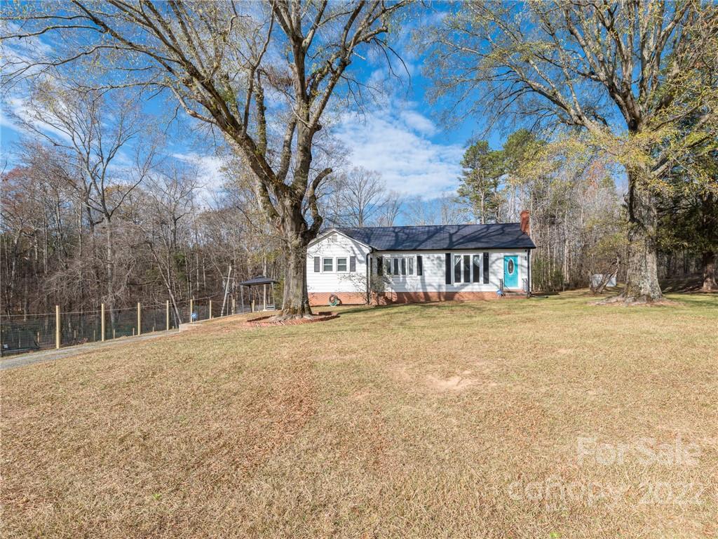 24209 Old Aquadale Road Albemarle, NC 28001 - Photo 10 of 37 Gallery Image 10