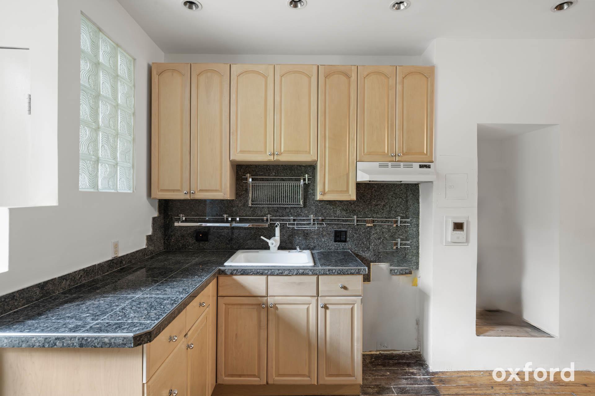 208 East 90th Street, Unit 4E Manhattan, NY 10128 - Photo 9 of 12