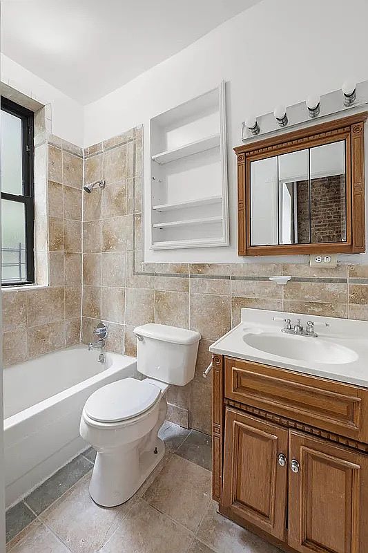 208 East 90th Street, Unit 4E Manhattan, NY 10128 - Photo 11 of 13