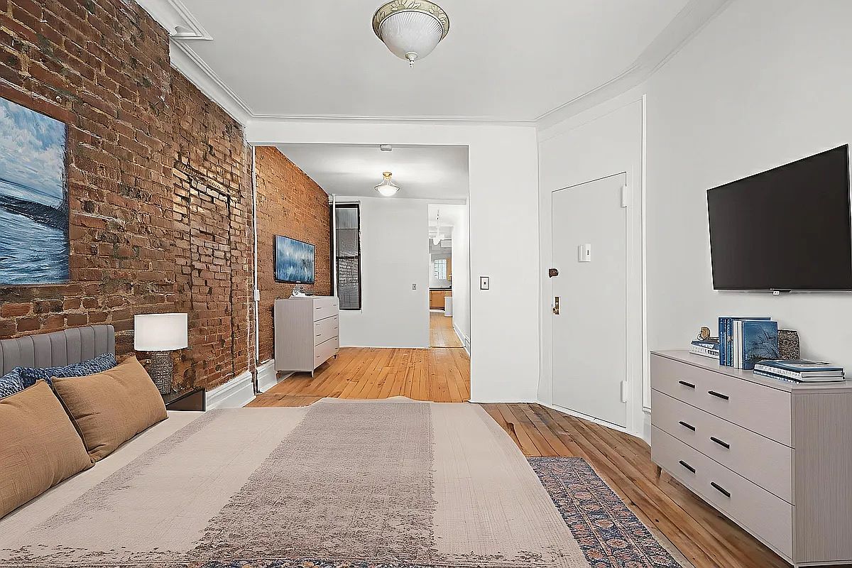 208 East 90th Street, Unit 4E Manhattan, NY 10128 - Photo 5 of 13