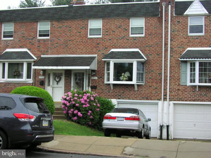 12727 Hollins Road Philadelphia, PA 19154 - Photo 1 of 12 Exterior Front