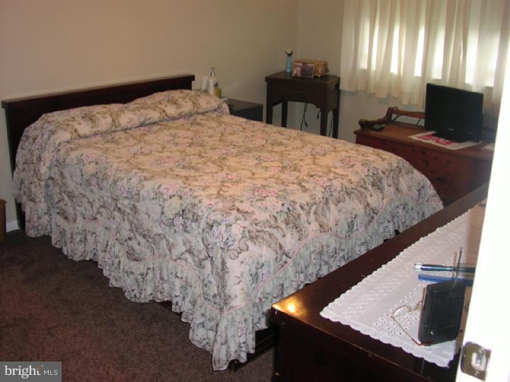 12727 Hollins Road Philadelphia, PA 19154 - Photo 8 of 12 Bedroom - Main