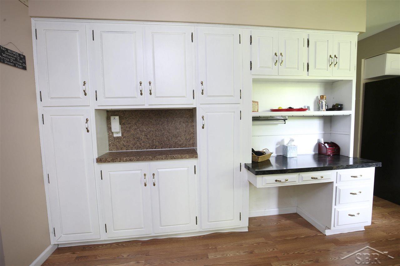 1890 East Brooks Road Midland, MI 48640 - Photo 10 of 53 50076548-9.JPG