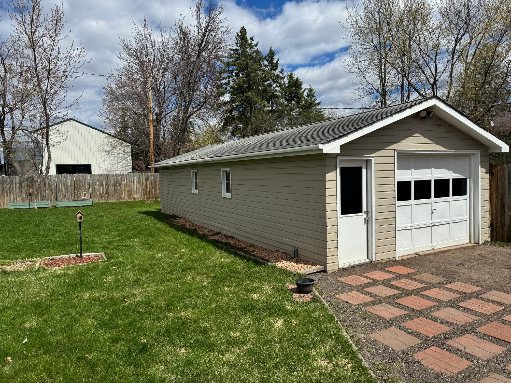 105 3rd Street Southeast Hinckley, MN 55037 - Photo 15 of 25