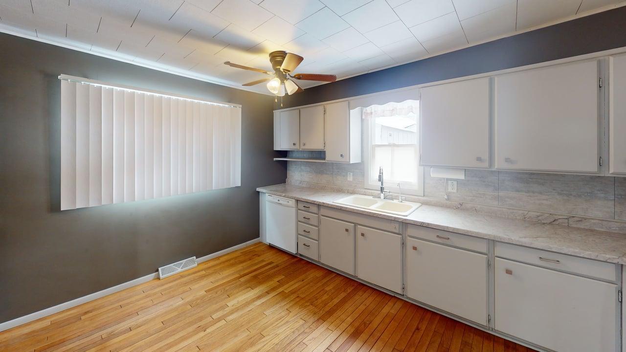 105 3rd Street Southeast Hinckley, MN 55037 - Photo 4 of 25