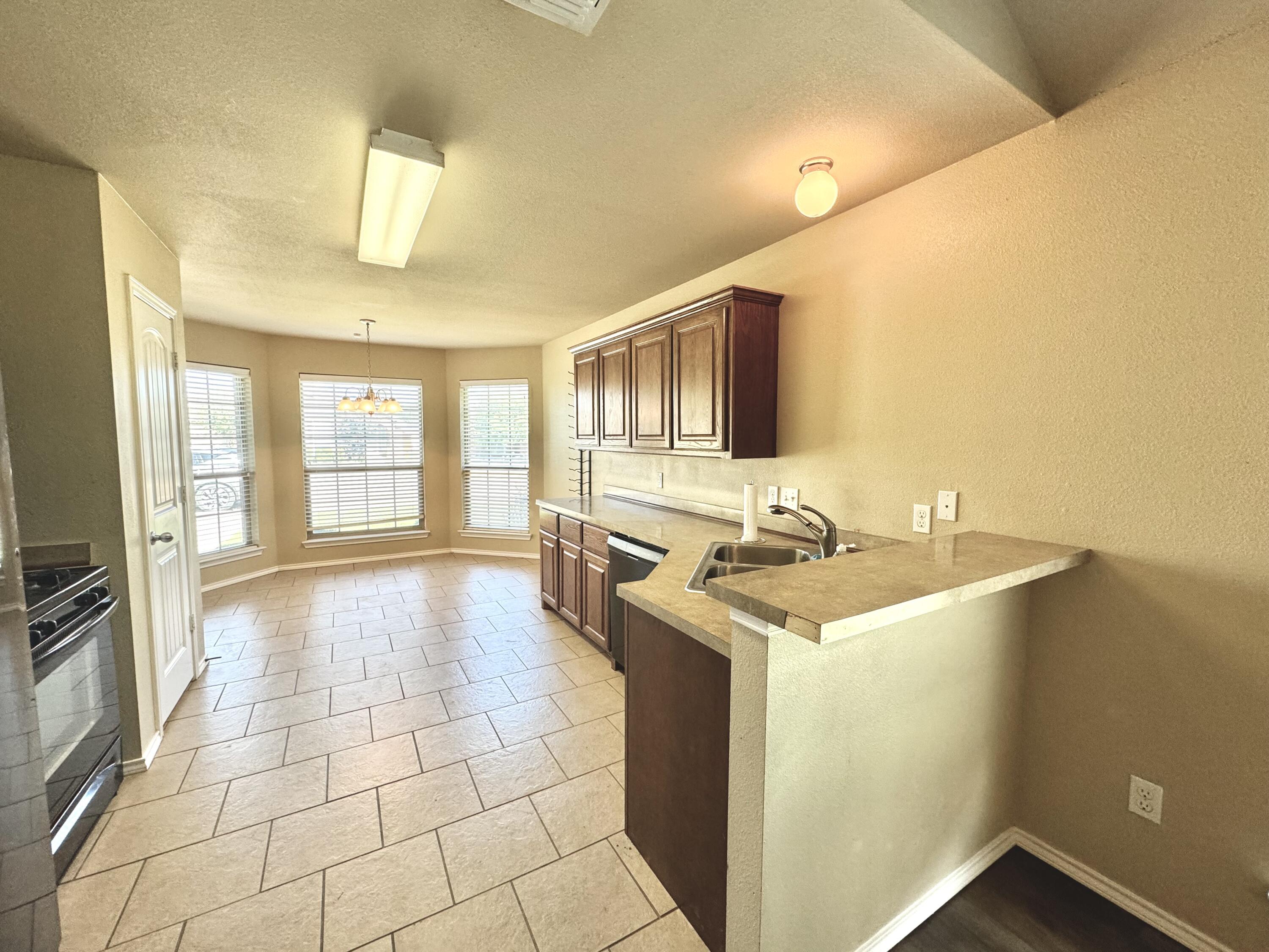 5207 Harvard Street Lubbock, TX 79416 - Photo 7 of 23 Photo Oct 30 2023, 12 46 44 PM