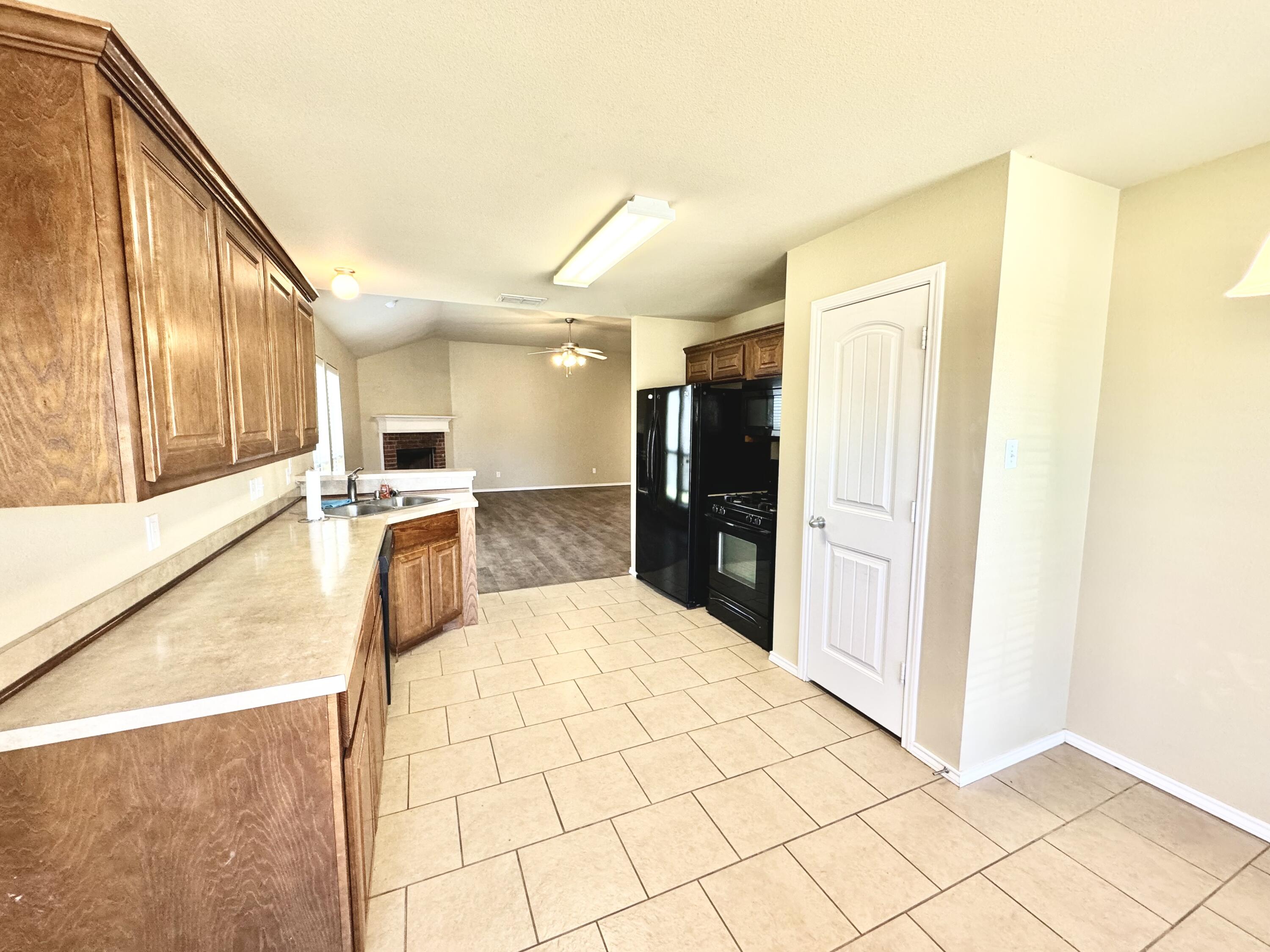 5207 Harvard Street Lubbock, TX 79416 - Photo 8 of 23 Photo Oct 30 2023, 12 46 56 PM