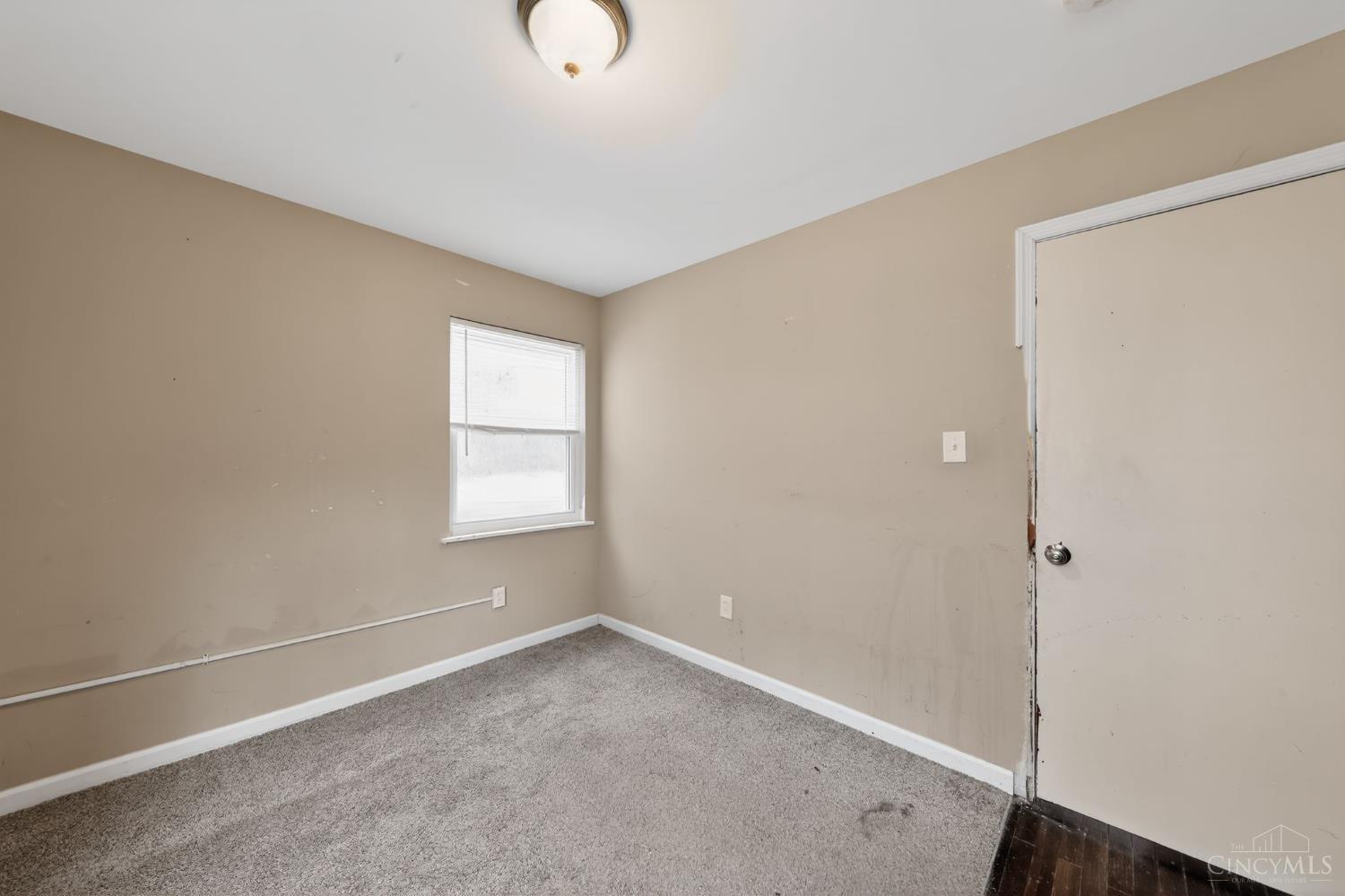 408 Roebling Road Cincinnati, OH 45204 - Photo 9 of 30