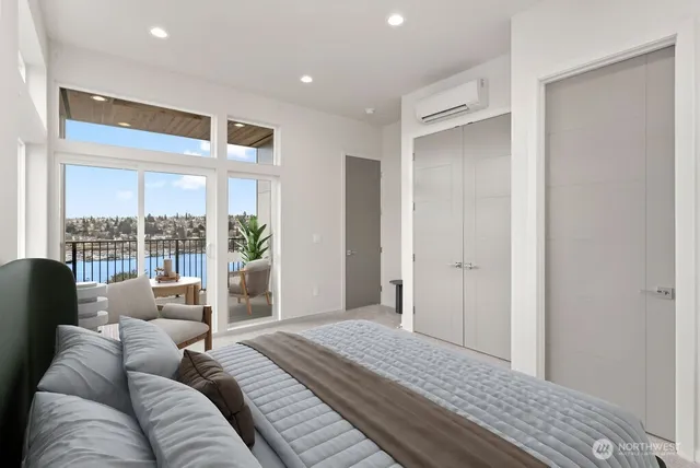 $949,950 | 2921 Franklin Avenue East, Unit B, Seattle, WA 98102