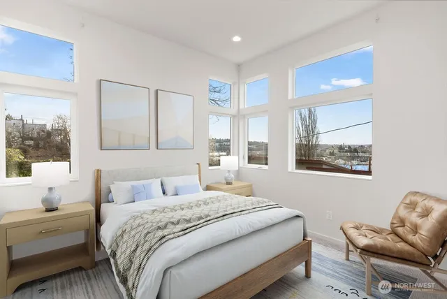 $949,950 | 2921 Franklin Avenue East, Unit B, Seattle, WA 98102