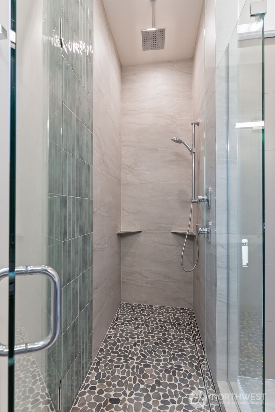 2921 Franklin Avenue East, Unit B Seattle, WA 98102 - Photo 23 of 30 a bathroom with a shower