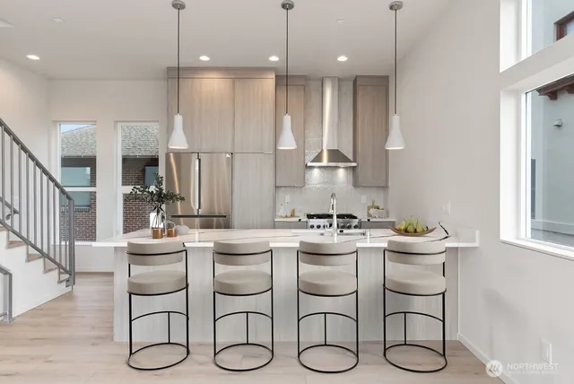 $949,950 | 2921 Franklin Avenue East, Unit B, Seattle, WA 98102