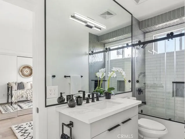 $13,500 | 6422 Weidlake Drive, Los Angeles, CA 90068