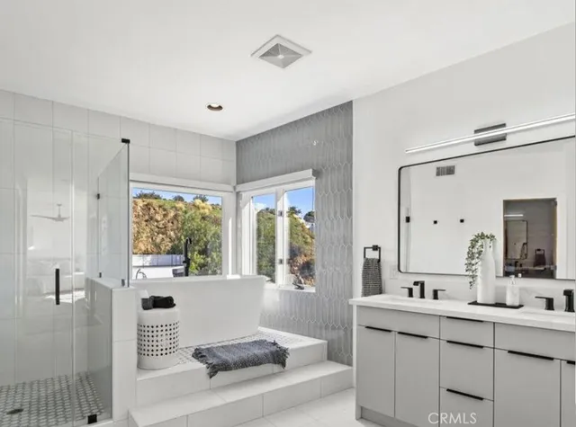 $13,500 | 6422 Weidlake Drive, Los Angeles, CA 90068