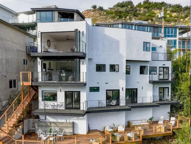 $13,500 | 6422 Weidlake Drive, Los Angeles, CA 90068