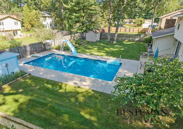 $374,900 | 1149 Greenbriar Drive, Muskegon, MI 49445