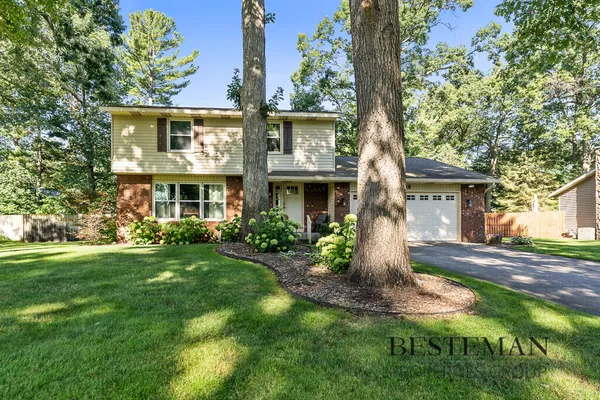 $374,900 | 1149 Greenbriar Drive, Muskegon, MI 49445