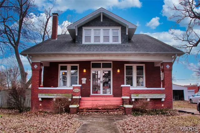 $250,000 | 800 Cedar Street, Collinsville, IL 62234