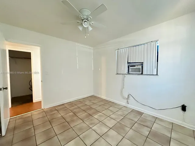 a view of a livingroom with an empty space