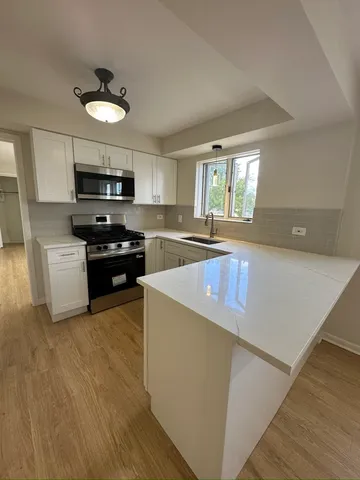 $184,900 | 8164 West Forest Preserve Avenue, Unit 2N, Chicago, IL 60634