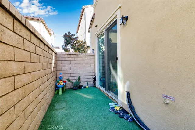 a view of a street with building