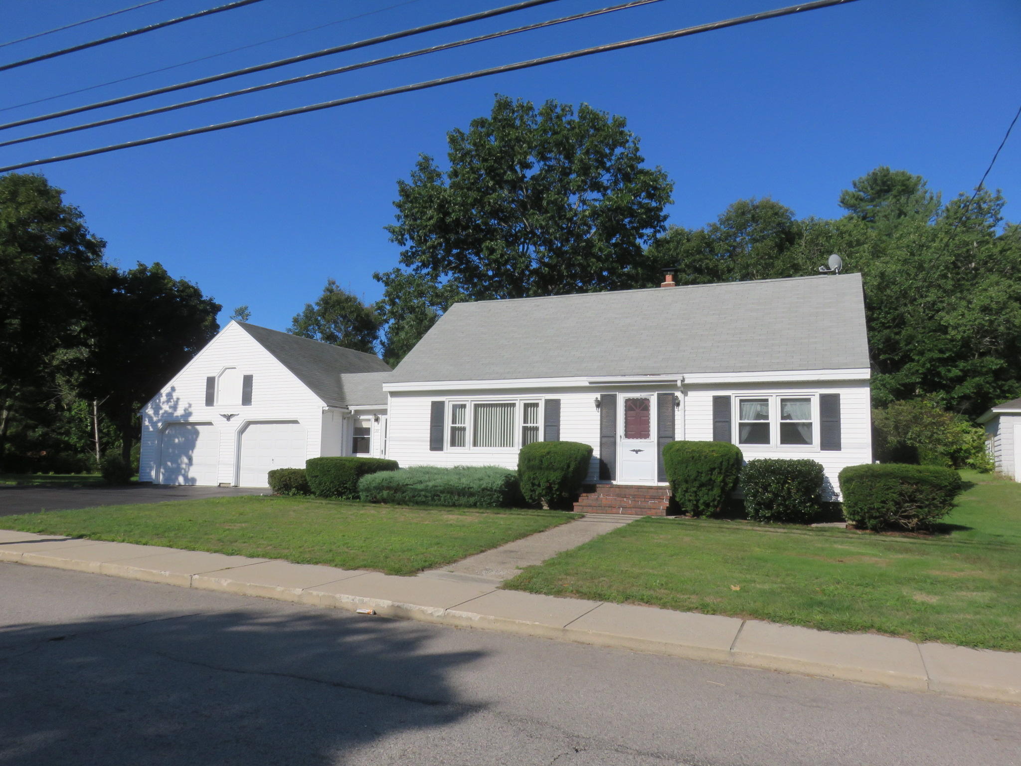 101 Twombley Road Sanford, ME 04073 - Photo 2 of 29 IMG_8549