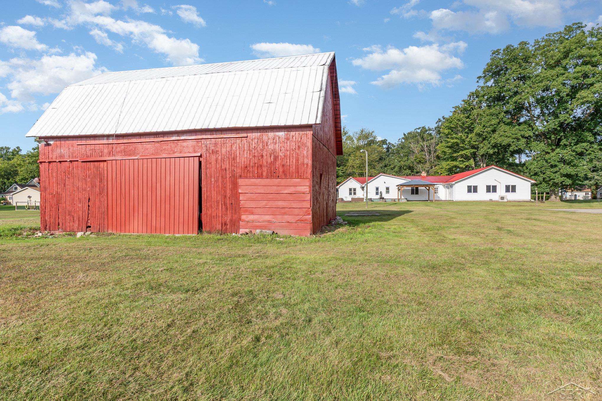 12711 Nichols Road Burt, MI 48417 - Photo 27 of 31