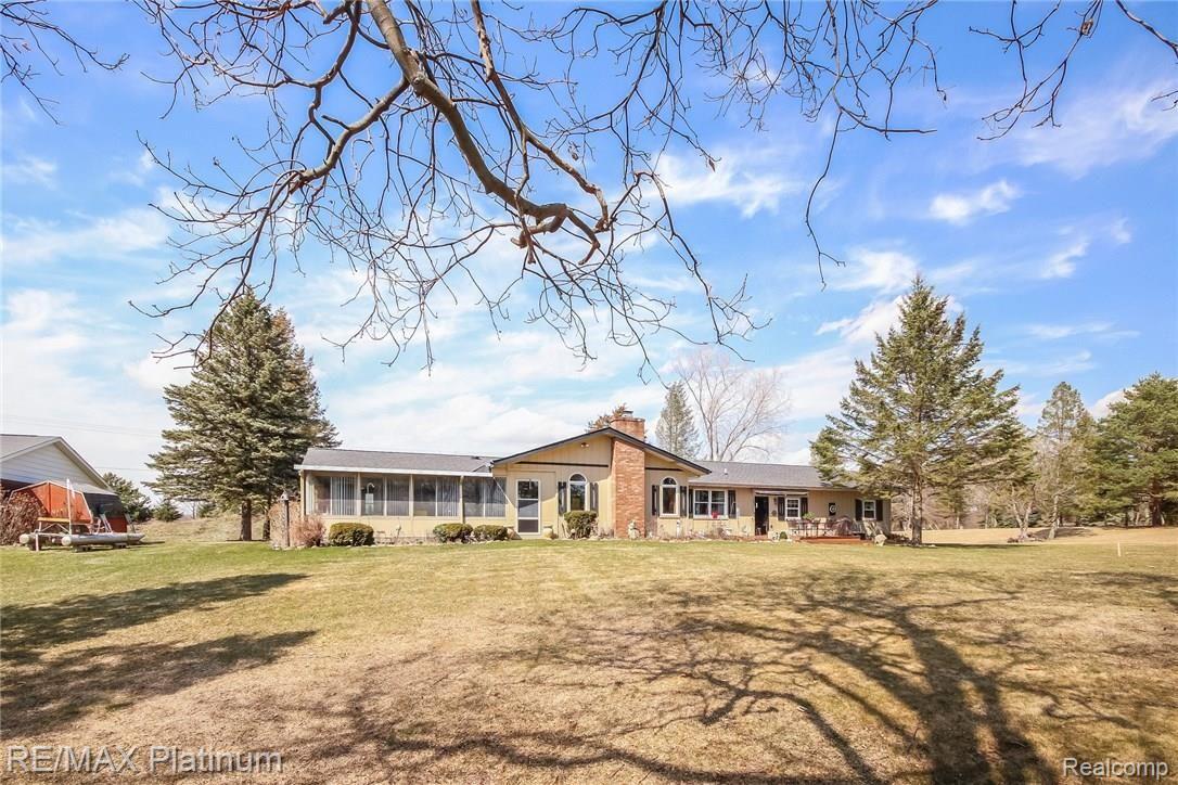 606 East Coon Lake Road Howell, MI 48843 - Photo 50 of 64 050-Rear_View-5582659-medium.jpg