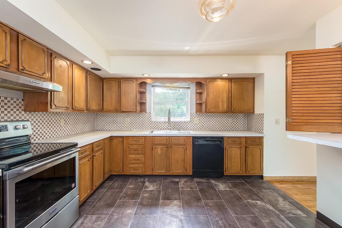 6089 Karl Road Columbus, OH 43229 - Photo 10 of 33 Gallery Image 10