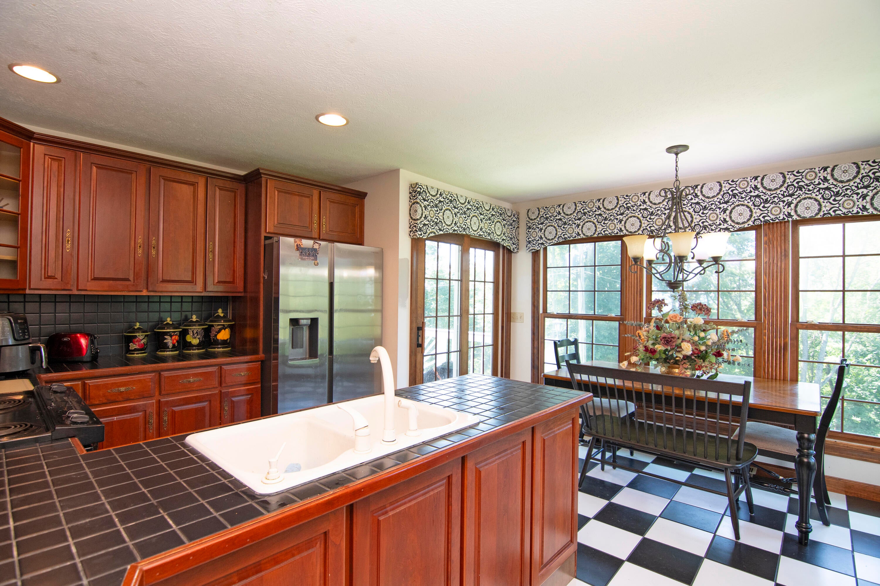 941 Chestnut Flats Road Williamsburg, WV 24991 - Photo 23 of 109 Gallery Image 23