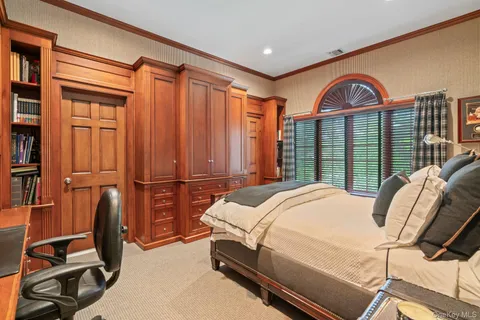 $3,950,000 | 8 High Meadow Court, Glen Head, NY 11545