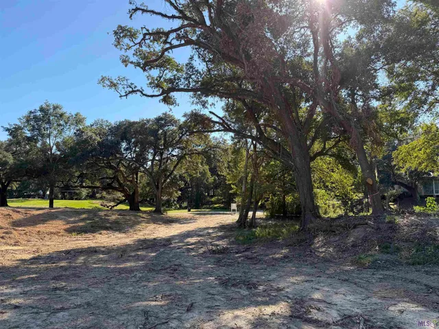 $435,000 | 24 North Stately Oaks Drive, Baton Rouge, LA 70810