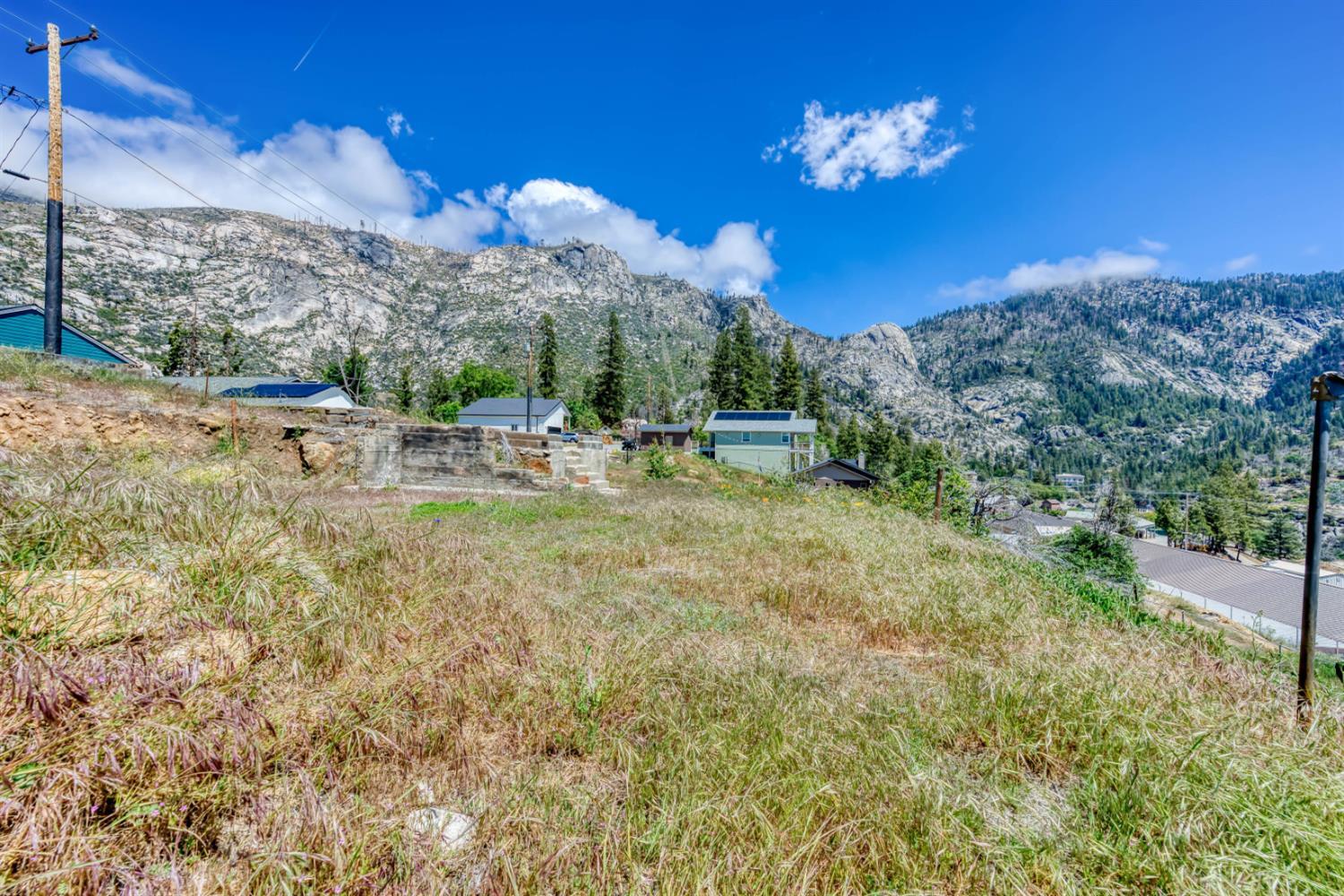 55362 Point Road Big Creek, CA 93605 - Photo 12 of 36