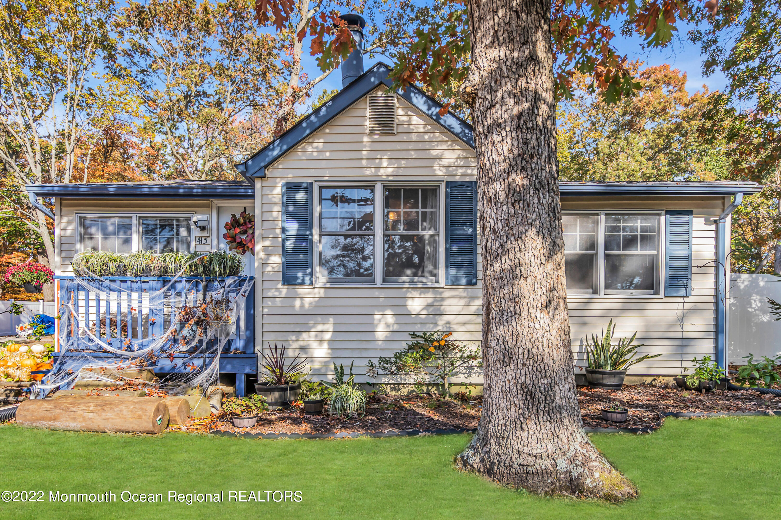 front view of house with a yard