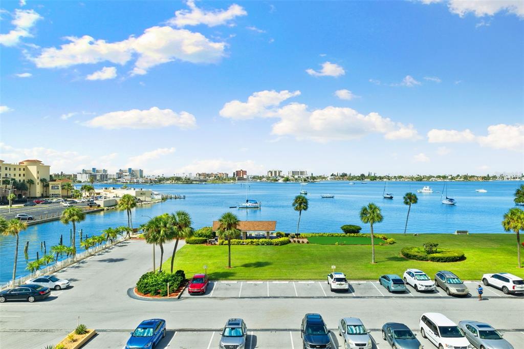 4550 Cove Circle, Unit 501 St. Petersburg, FL 33708 - Photo 4 of 44 a view of a city