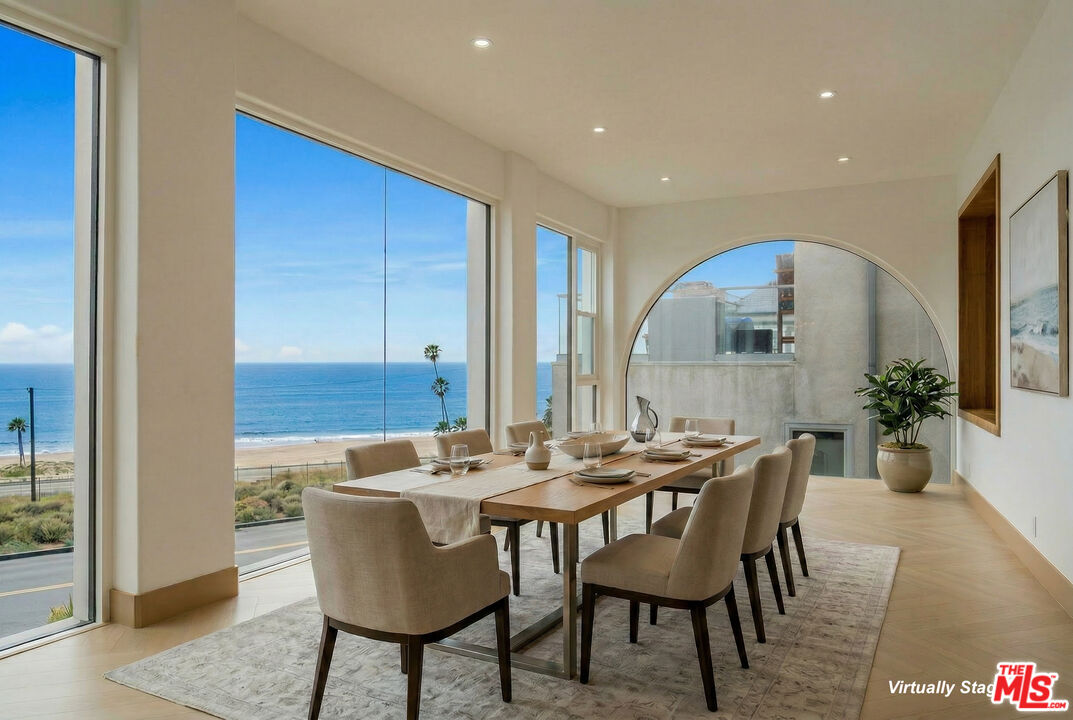 147 Napoleon Street Playa del Rey, CA 90293 - Photo 6 of 33 Gallery Image 6