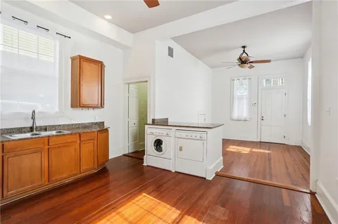 $525,000 | 2521-23 Carondelet Street, New Orleans, LA 70130